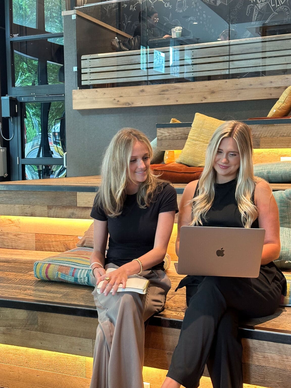 Influencers on a laptop